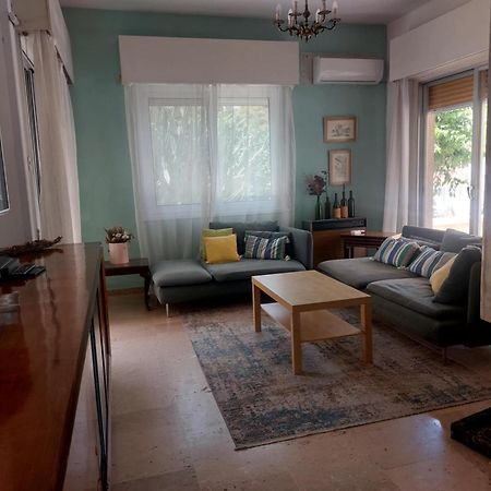 Sunny Family Home By The Beach Limassol Ngoại thất bức ảnh